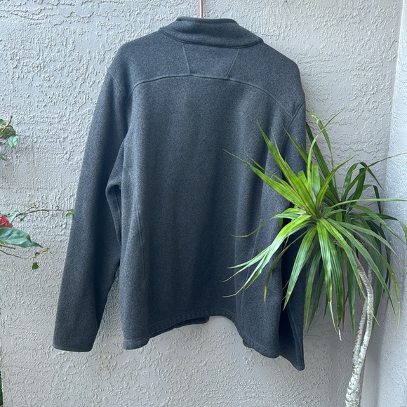 The North Face Zip Up Men’s sweater - Picture 9 of 9